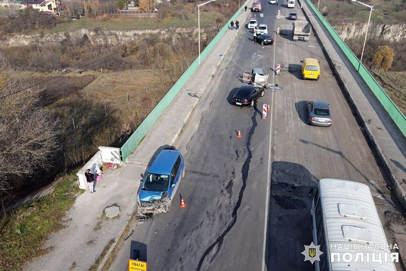 На Хмельниччині ДТП за участі чотирьох авто: є травмовані