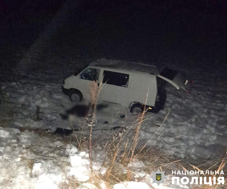 На Львівщині мікроавтобус злетів у кювет - загинув водій