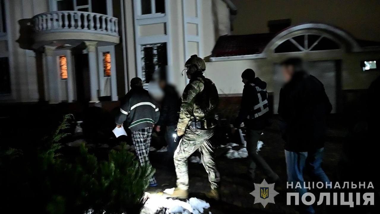 Поліція проводить масштабні обшуки на об'єктах "Укрзалізниці": що сталося (фото)