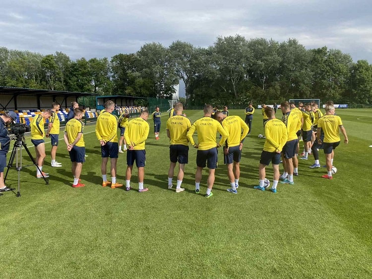 Букмекери не можуть визначити фаворита футбольного матчу Вельс – Україна