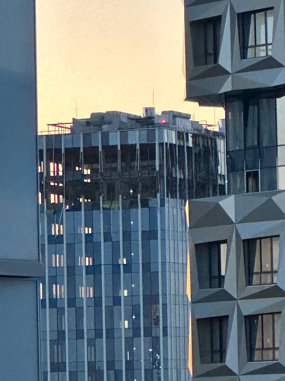 Москву атакували безпілотники: дим видно біля будівлі міноборони