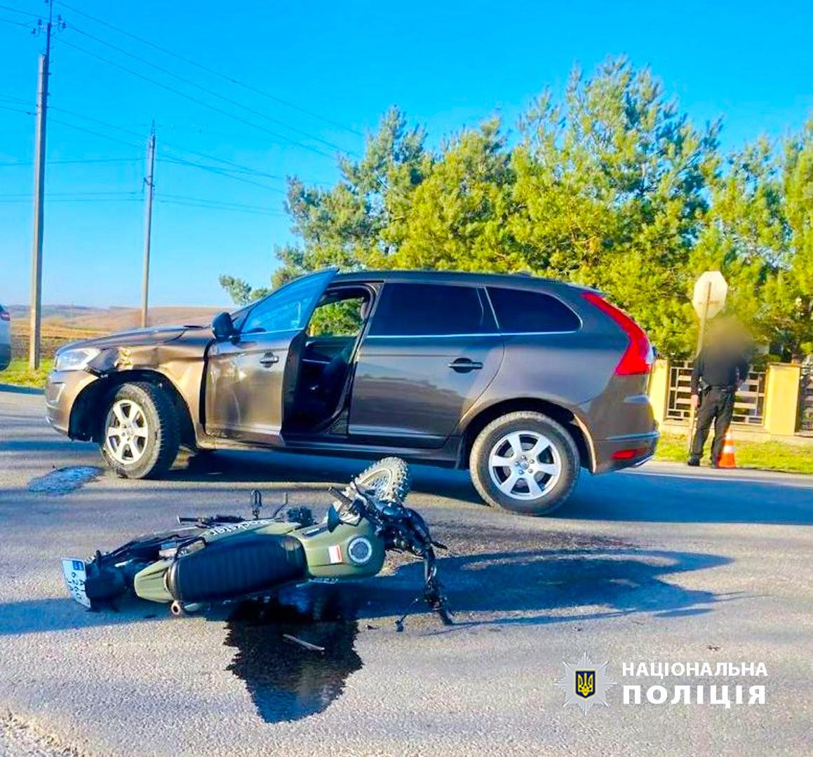 Смертельна ДТП біля Івано-Франківська: водійка Volvo збила мотоцикліста