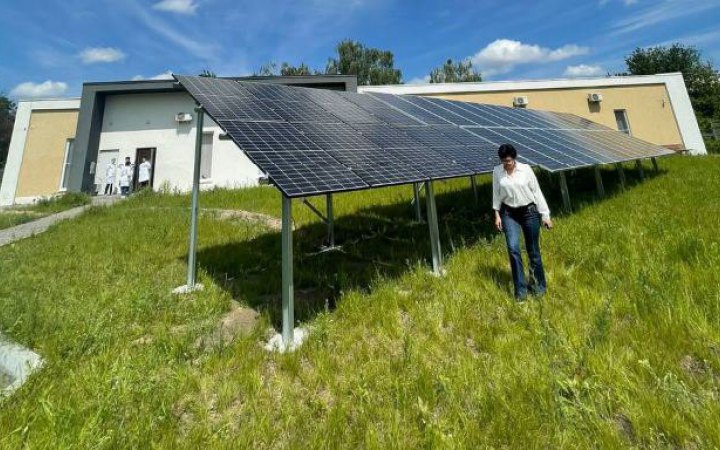 У медичному закладі на Київщині встановили сонячні панелі від Ілона Маска