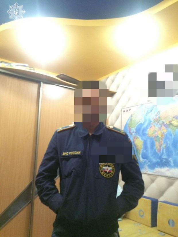 Шанувальники диктаторів та буяни з піротехнікою. У Львові відловлюють прихильників «рускава міра»