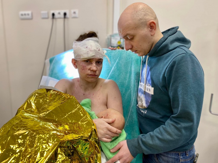 У Києві жінка врятувала одномісячну дитину від обстрілів, прикривши своїм тілом