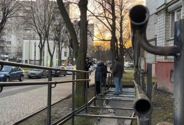 У Львові завершився конфлікт навколо пандуса: сусід ветерана публічно вибачився