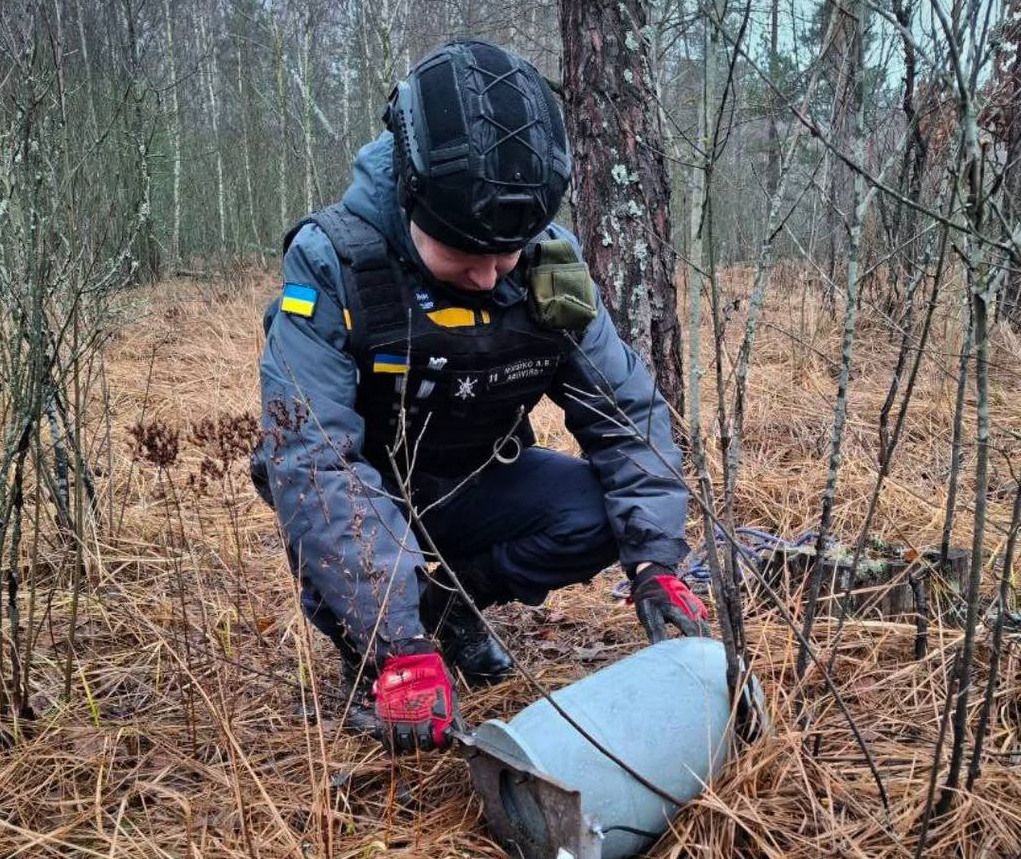На Київщині знайшли вибуховий уламок "шахеда": фотофакт