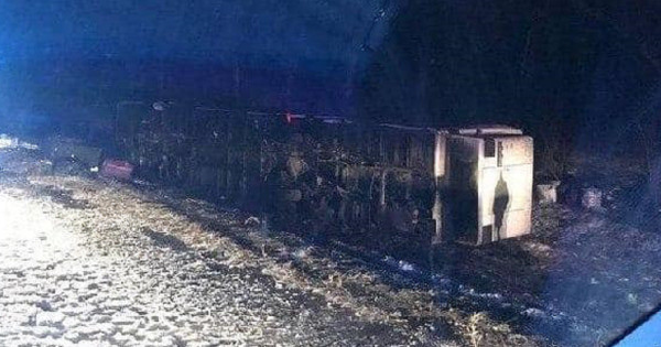 На Львівщині вночі перевернувся автобус із 40 пасажирами. Оновлено
