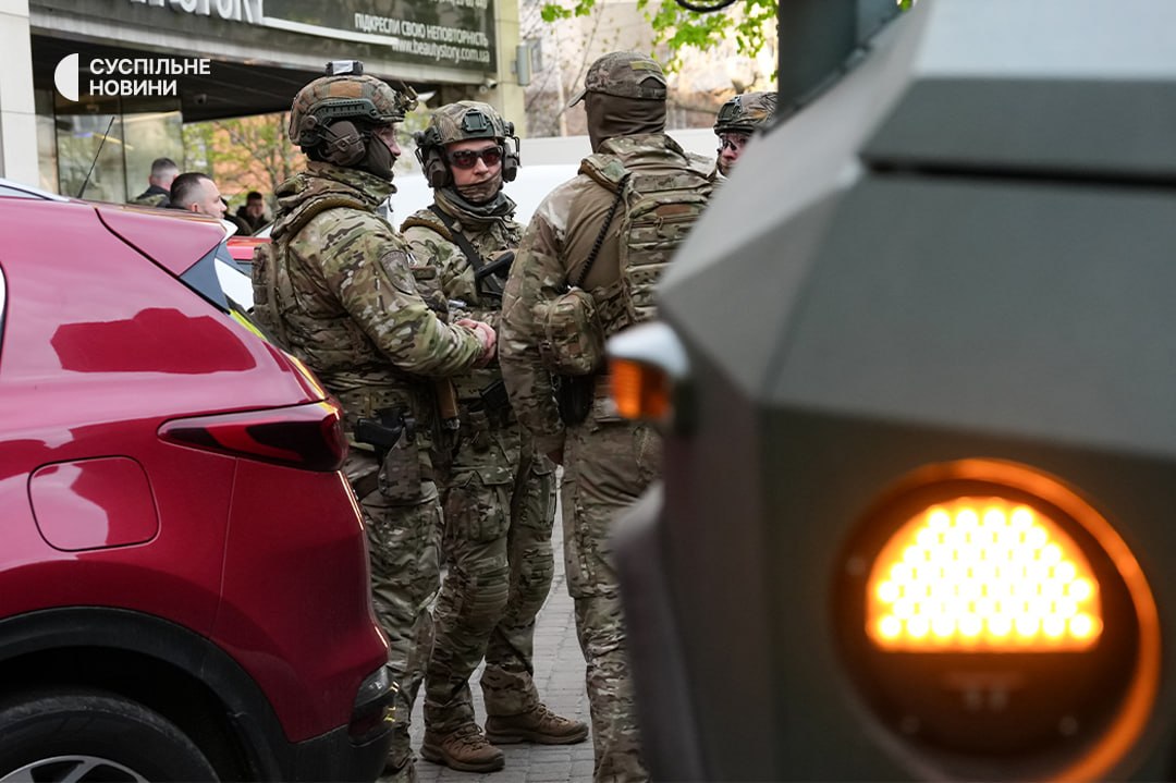 Розстріл родини та заручники у магазині: повна хронологія трагедії в Києві