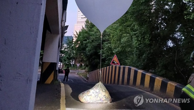 КНДР запустила понад 600 повітряних куль зі сміттям до Південної Кореї