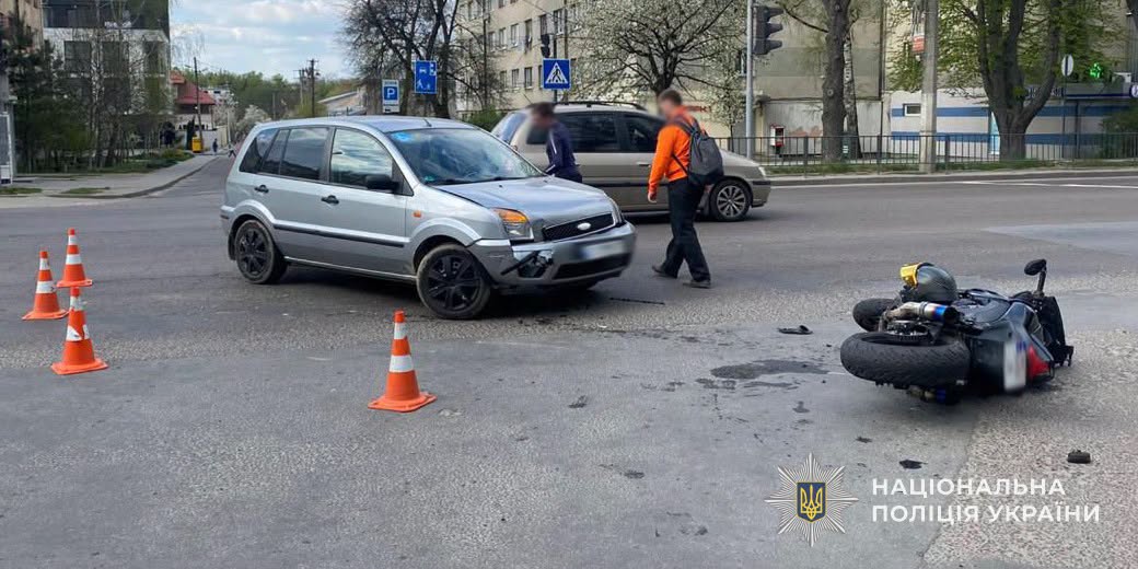 На Львівщині у ДТП постраждали двоє мотоциклістів: розпочато розслідування (фото)