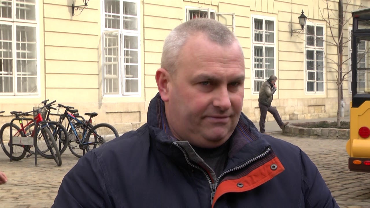 Стелу, яка є частиною комплексу монументу слави, врешті знесли