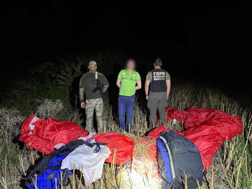 Намагався перетнути кордон на параплані: 48-річного хмельничанина затримали (фото)