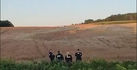 У Польщі досліджують невідомий об’єкт, який упав і вибухнув під час масованої атаки на Україну