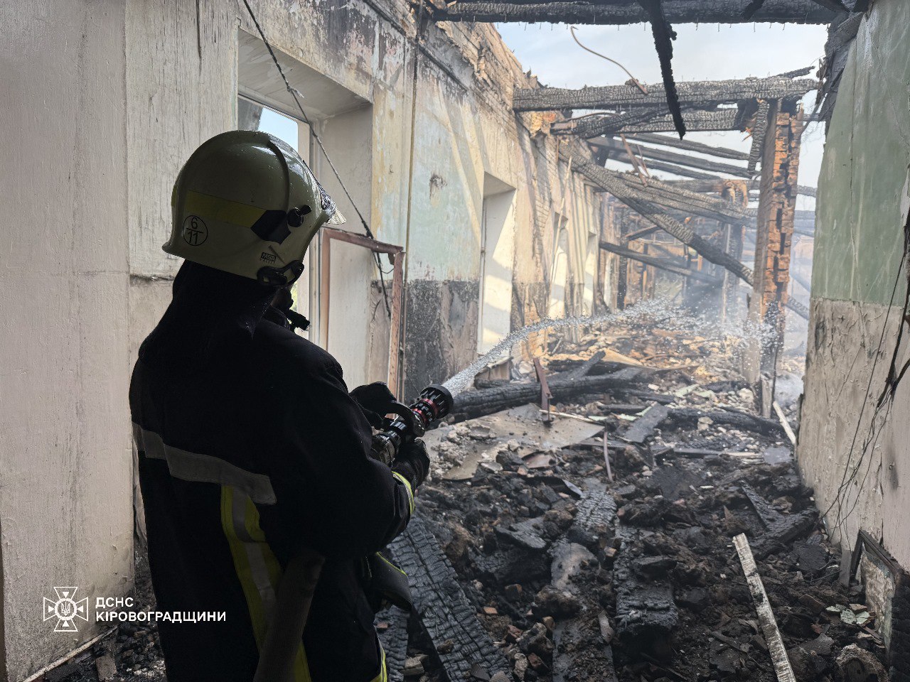 Рятувальники показали наслідки російської атаки на підрозділ ДСНС у Кропивницькому