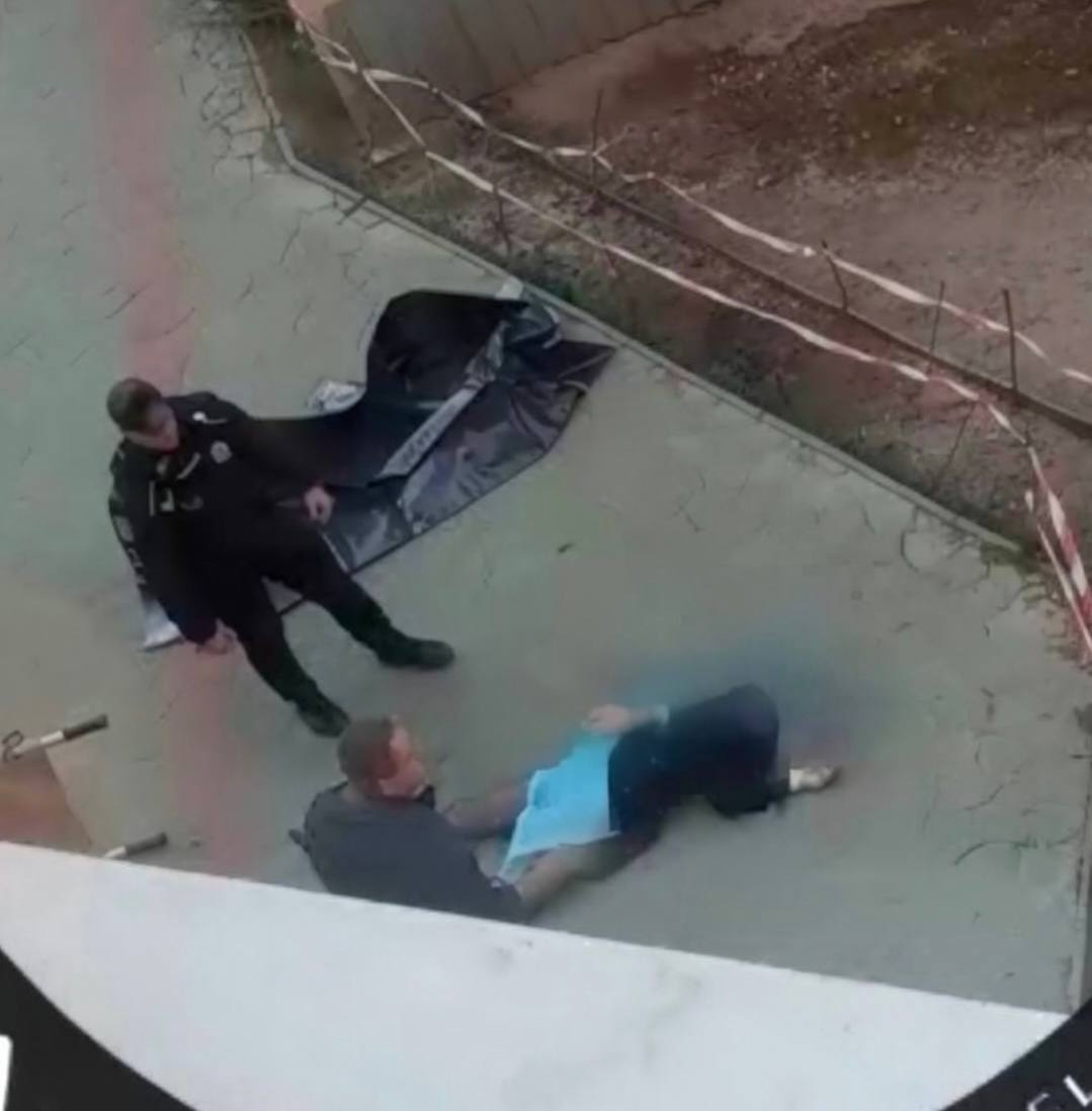 У Львові жінка випала з вікна та загинула