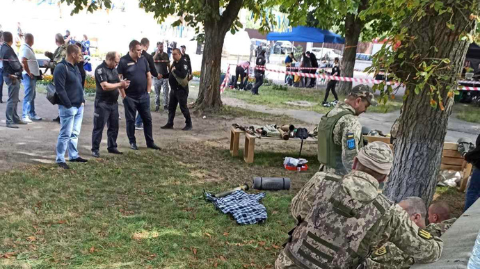 У Чернігові на виставці зброї спрацював гранатомет. Деталі трагедії