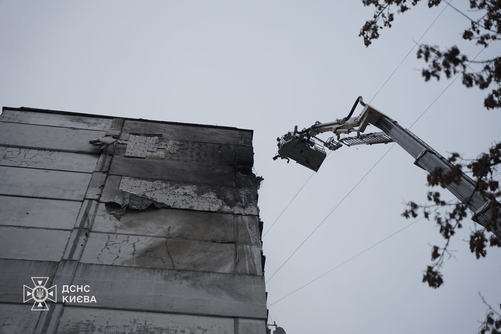 Внаслідок російської атаки на Київщину є постраждалі: деталі
