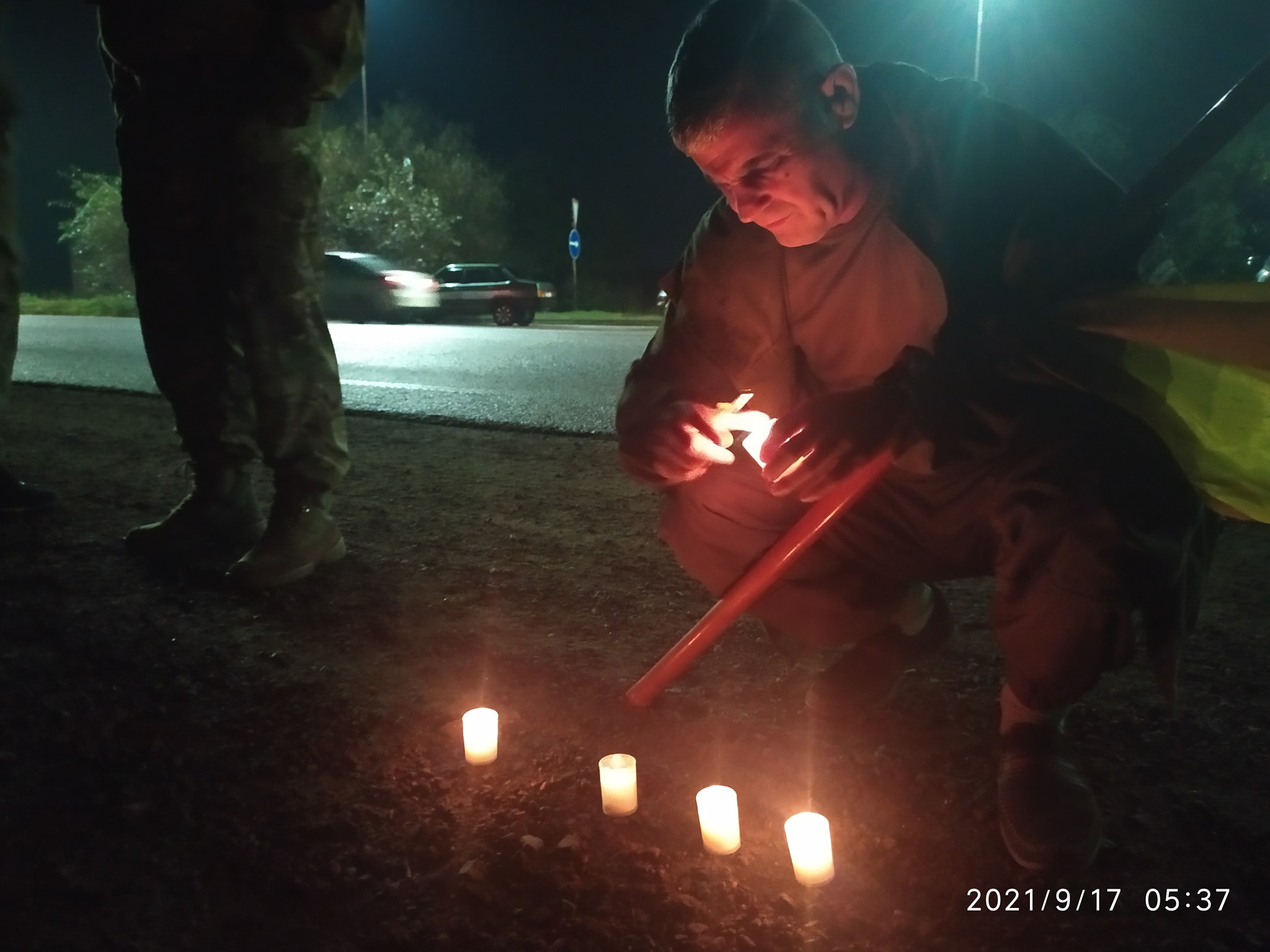 Загиблого на Донбасі 24-річного Дем'яна Даниліва на Львівщині зустріли на колінах
