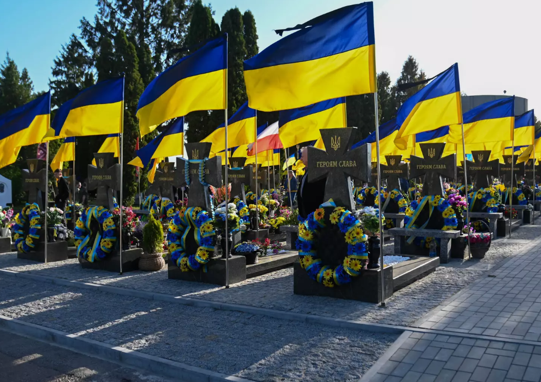 Наруга над пам'яттю Героя України: на Львівщині шукають нічних вандалів