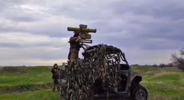 Бойовий баггі і «Фагот». Українці ефектно підбили ворожу техніку зі спритного авта. Відео
