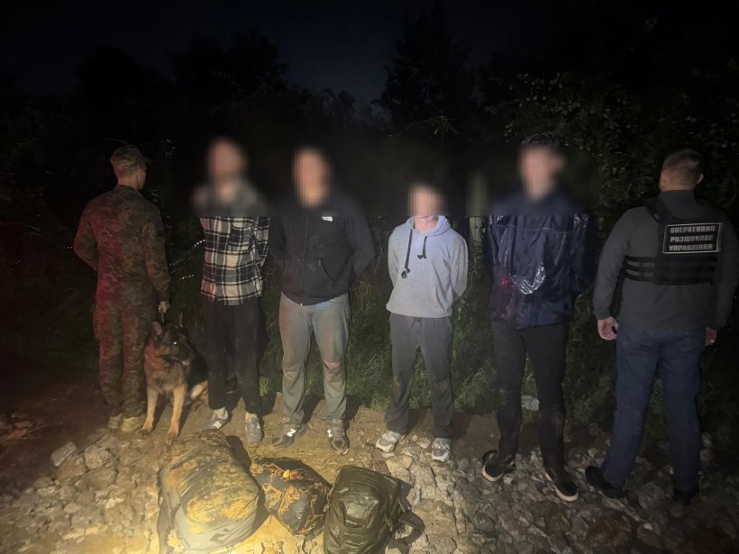До Словаччини за 5000 доларів: на кордоні затримали групу чоловіків