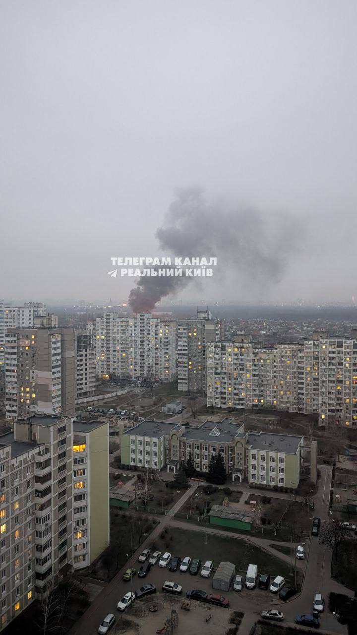 У Києві горить храм УПЦ (відео)