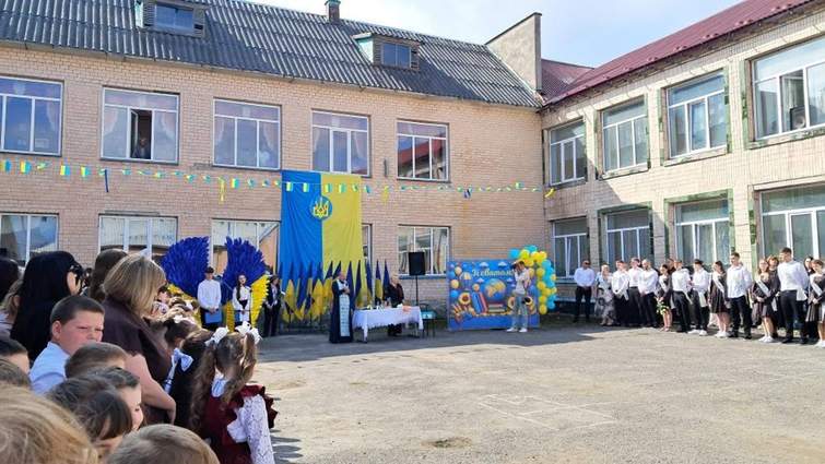 Російська пісня на випускному на Тернопільщині: Подробиці скандалу