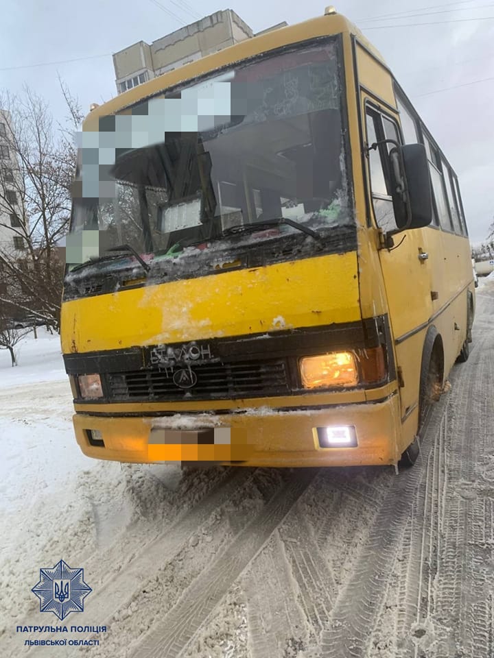 У Львові впіймали водія маршрутки, який кермував під дією наркотиків