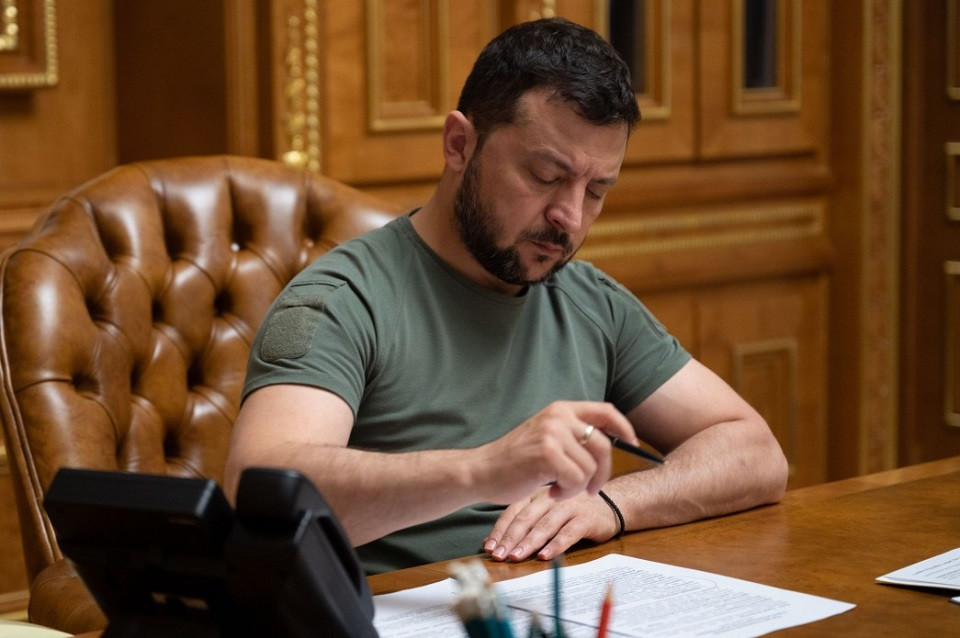 Зеленський підписав указ про санкції на 10 років проти Азарова, Царьова й інших
