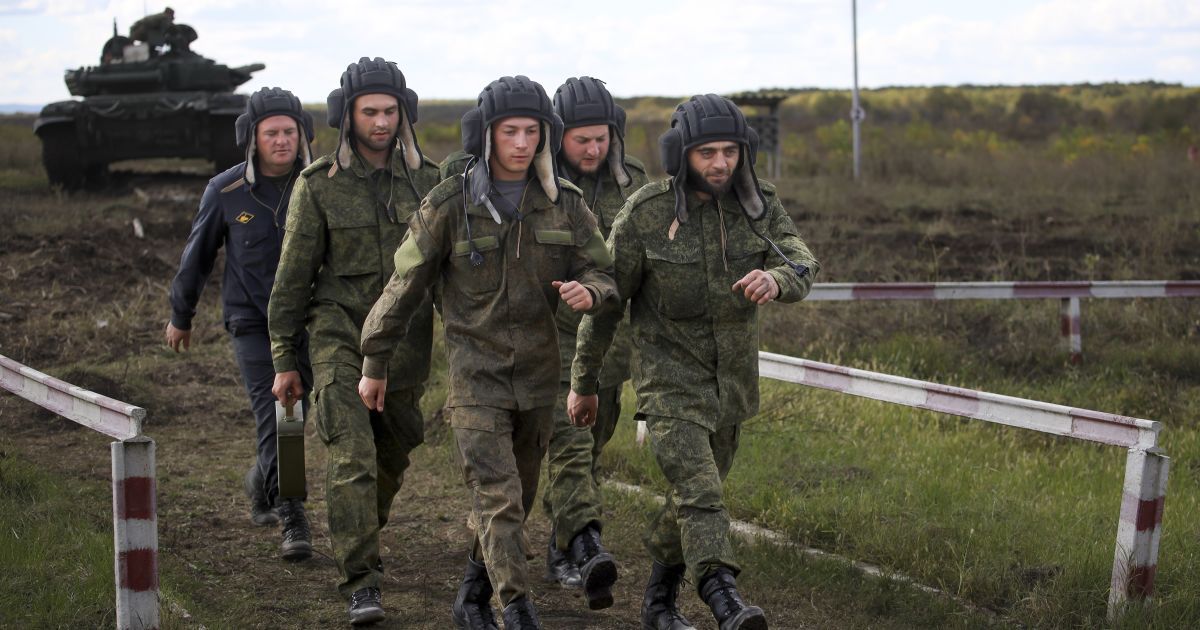 Окупанти підвозять нових штурмовиків під Куп’янськ
