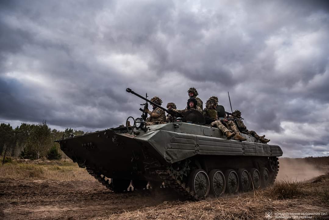 Відбили 16 атак біля Мар'їнки і десять на Авдіївському напрямку, - Генштаб