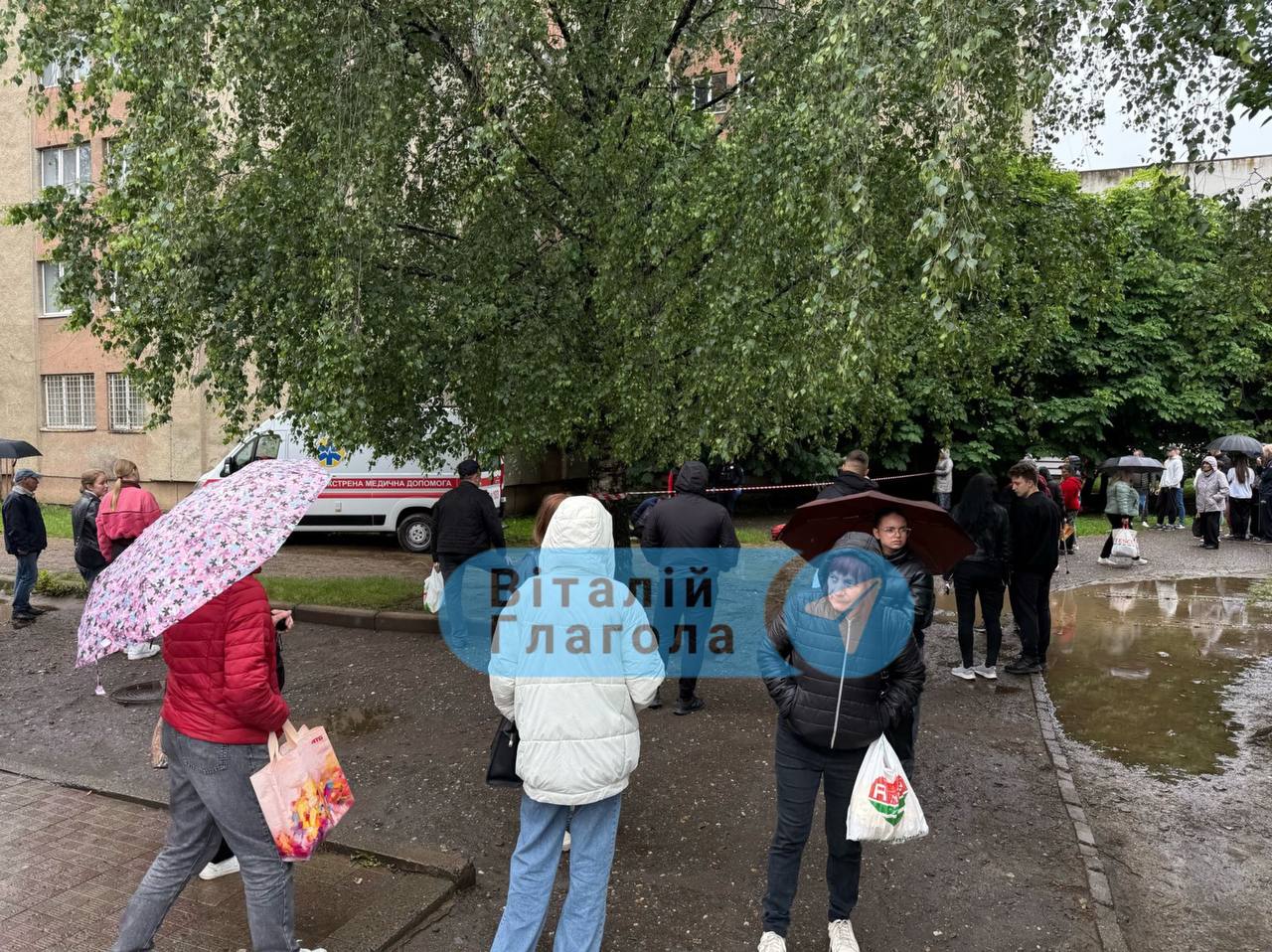 Трагедія в Ужгороді: студент вистрибнув з вікна гуртожитку після складання НМТ — врятувати не вдалося (ВІДЕО)