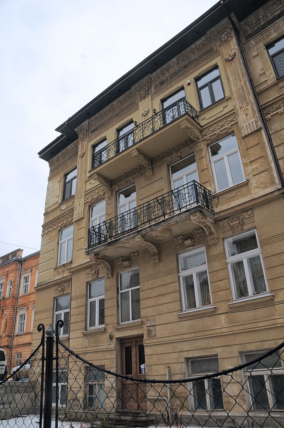 У Львові в одній з квартир будинку стався вибух газу: що відомо (фото)