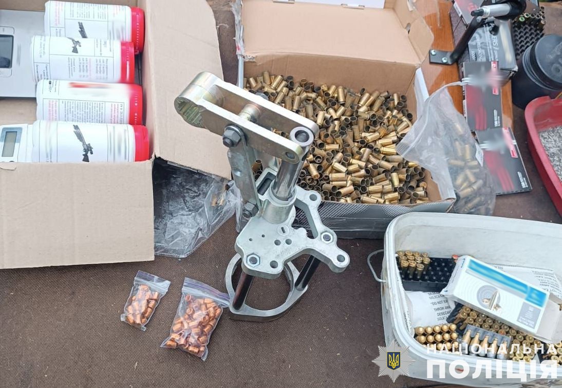 На Львівщині затримали харків’янина, який торгував боєприпасами онлайн