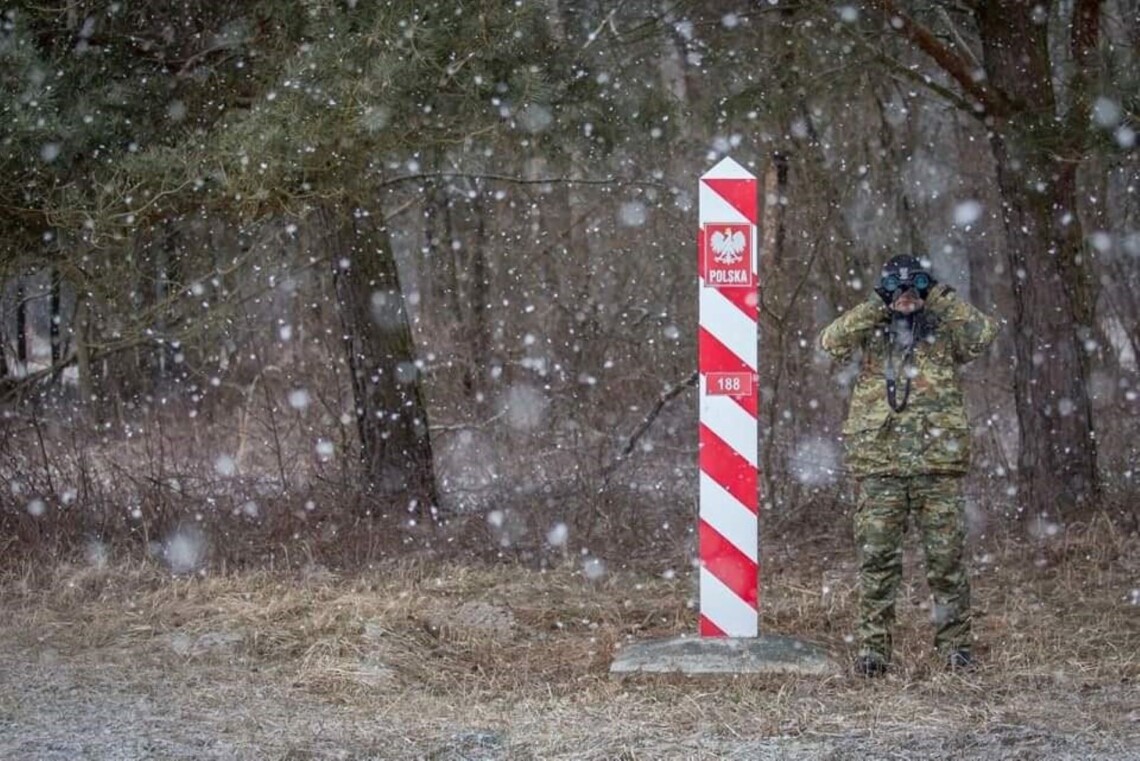 З різаками для дроту та драбинами. Нелегали штурмували польсько-білоруський кордон
