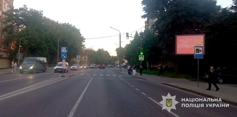 У Львові розшукали водія, який збив жінку та втік з місця. Тепер шукають свідків аварії