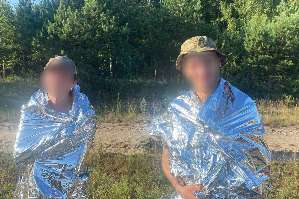 «Втекли від цивілізації — й опинилися на замінованому прикордонні»: на Рівненщині двоє чоловіків заблукали в болотах