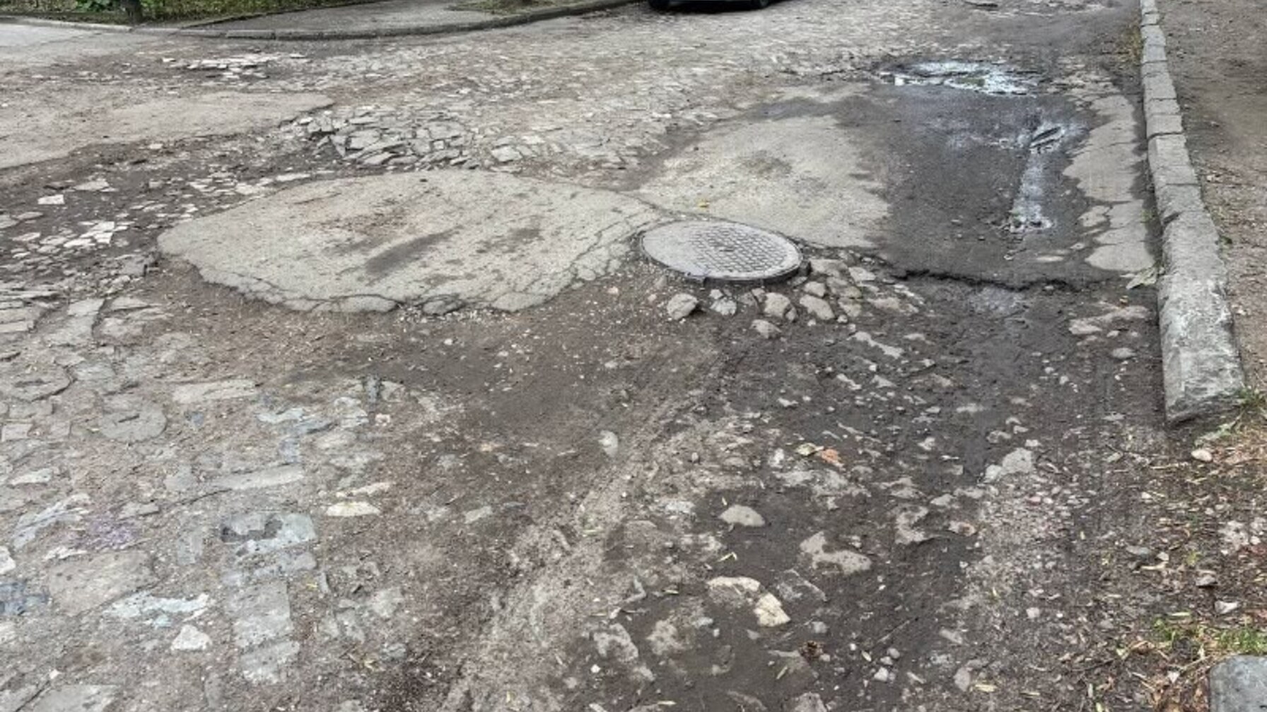 Перекриють до кінця серпня: у Львові закривають на ремонт популярну вулицю