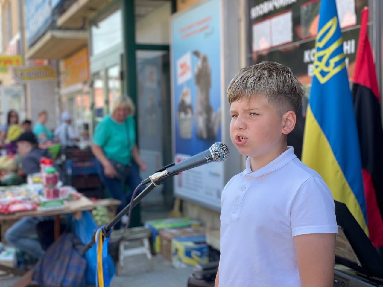 На Львівщині 9-річний хлопчик-співак зібрав для ЗСУ понад 2,5 млн гривень