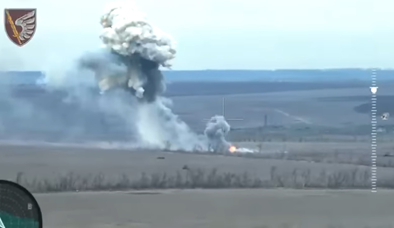 Десантники показали, як спалили майже 20 одиниць російської техніки біля Новомихайлівки. Відео