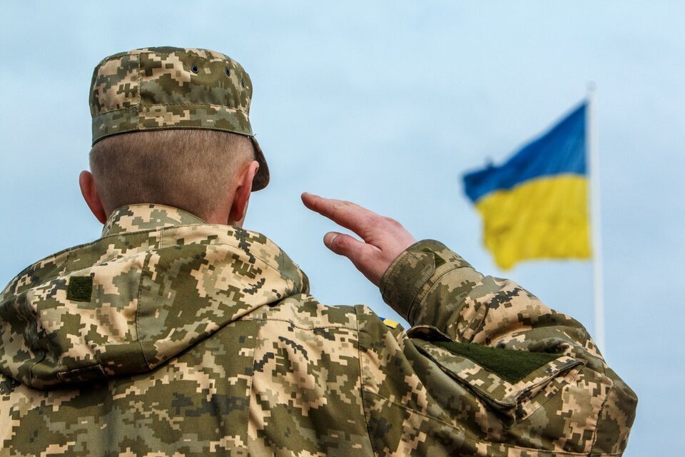 Законопроєкт про виїзд чоловіків до 24 років: ідея, наслідки та реакція