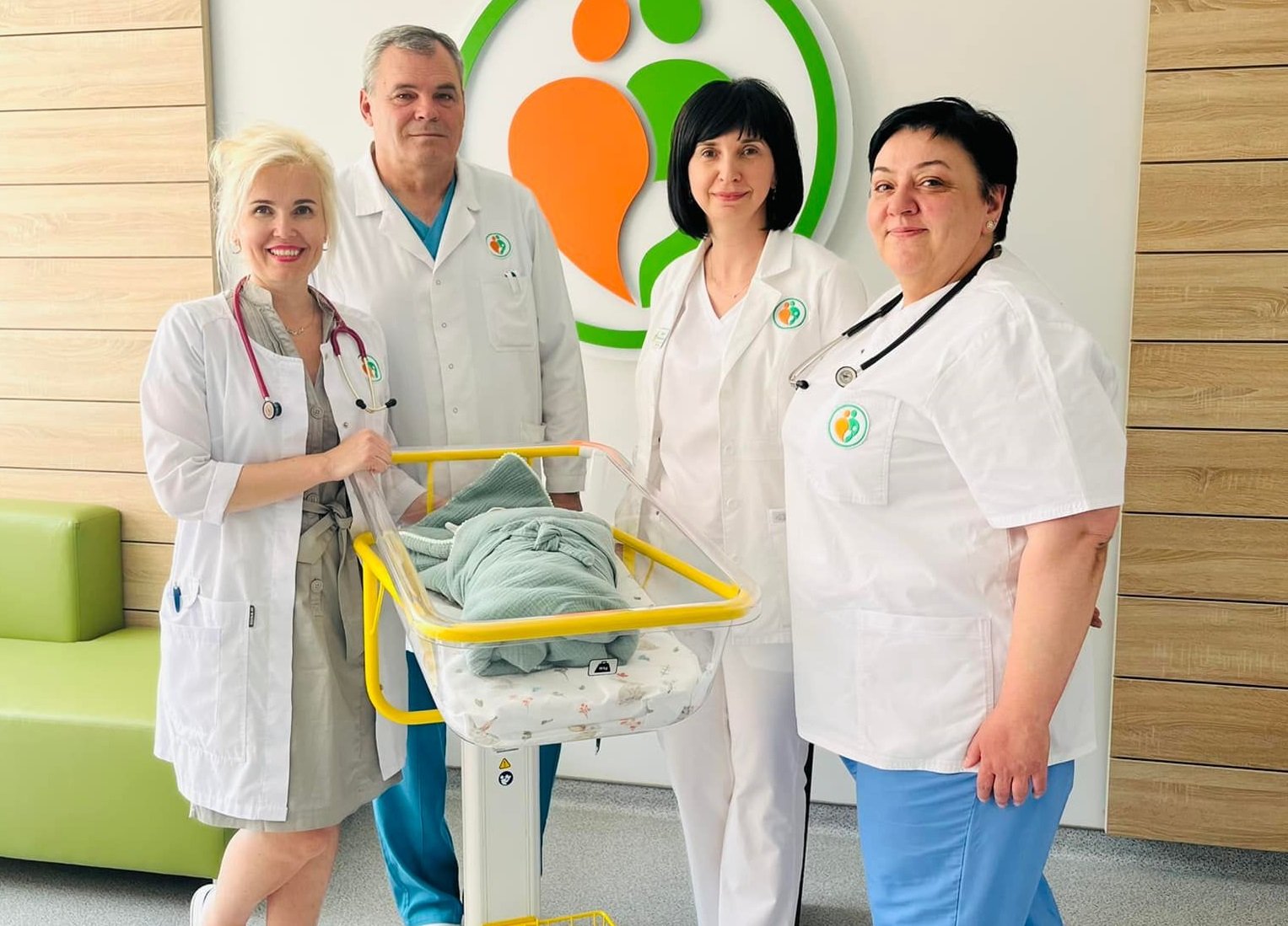 Львівські медики виходили хлопчика вагою 700 г