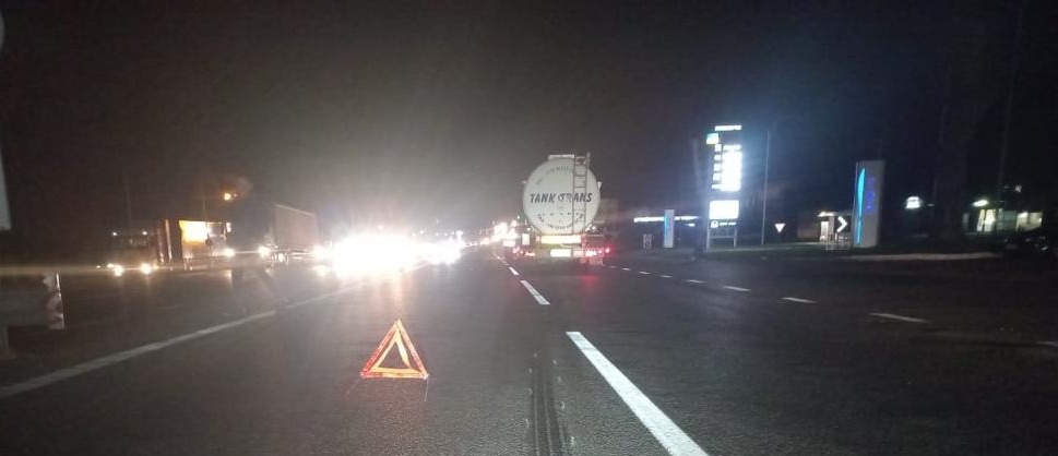 Біля Львова під колесами вантажівки загинув пішохід