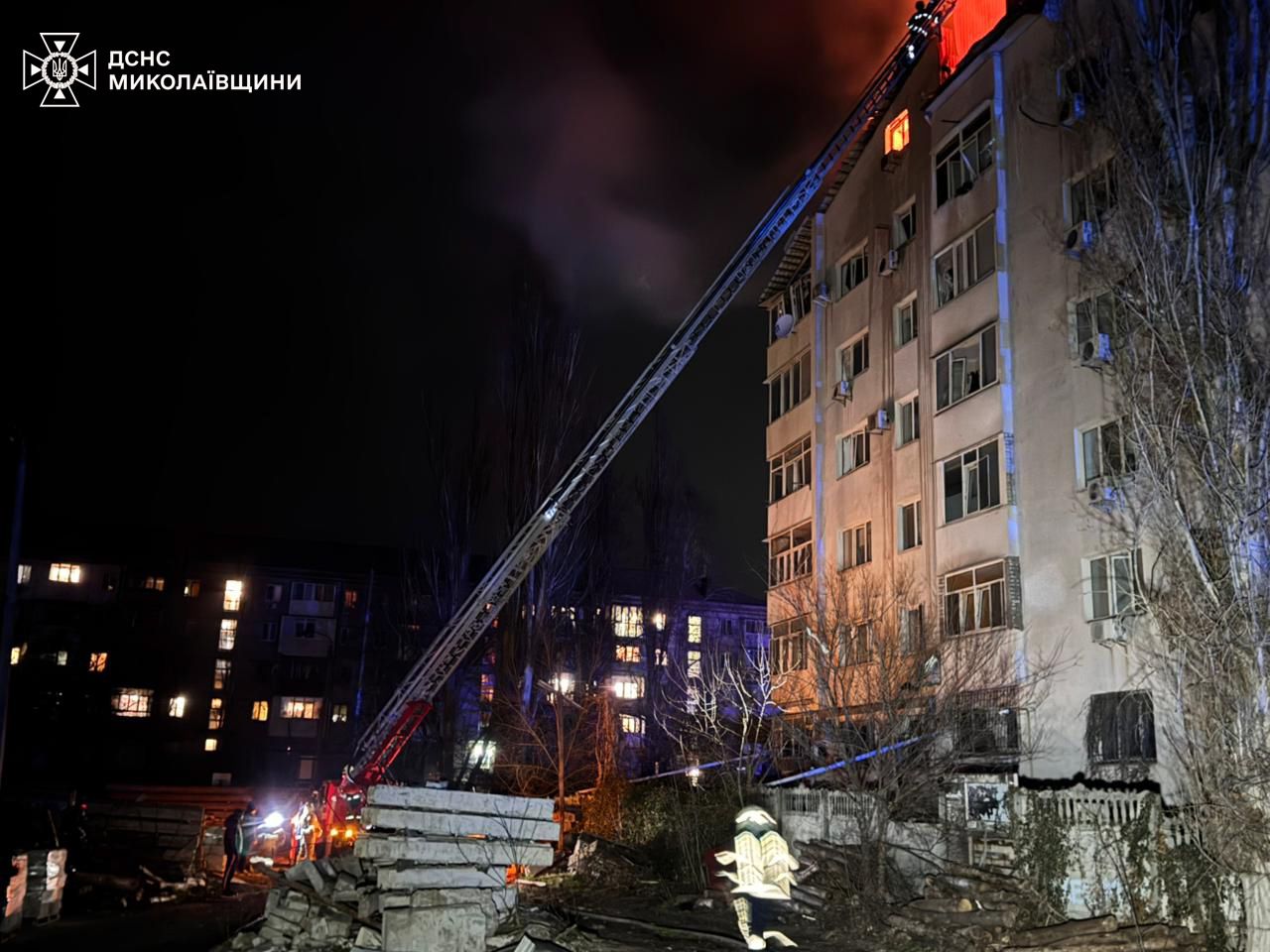 Війська РФ вночі атакували Миколаїв дронами: рятувальники повідомили про наслідки (відео)