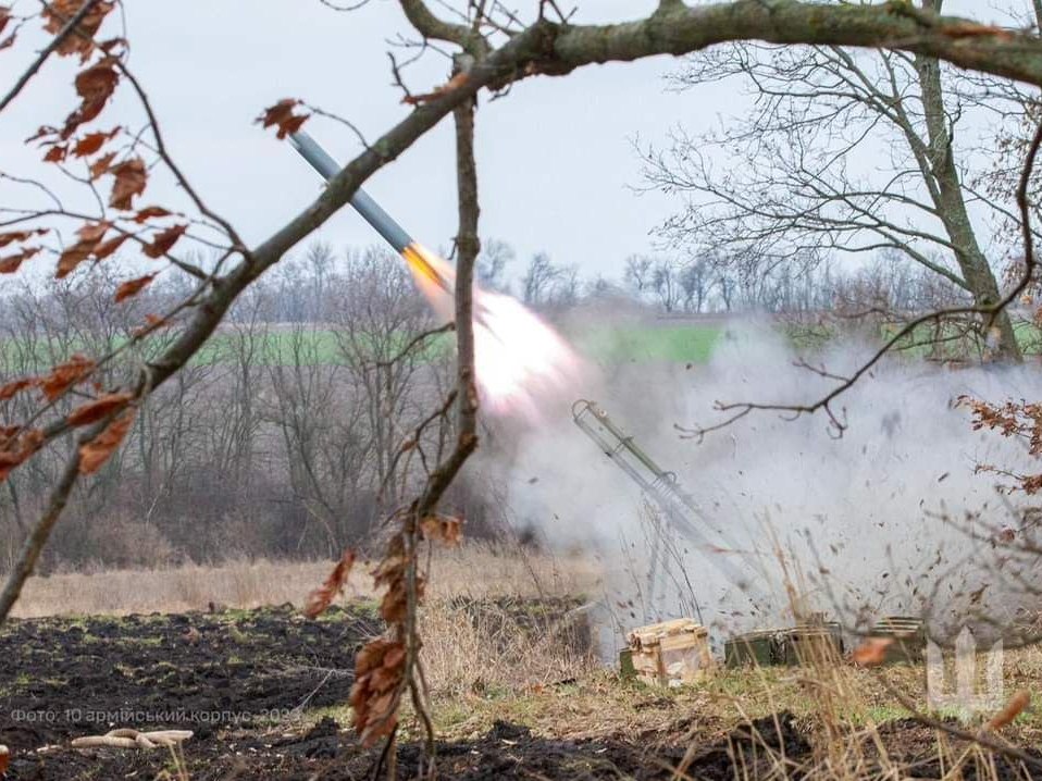 На Херсонському напрямку окупанти дев'ять разів безуспішно штурмували позиції ЗСУ. Генштаб