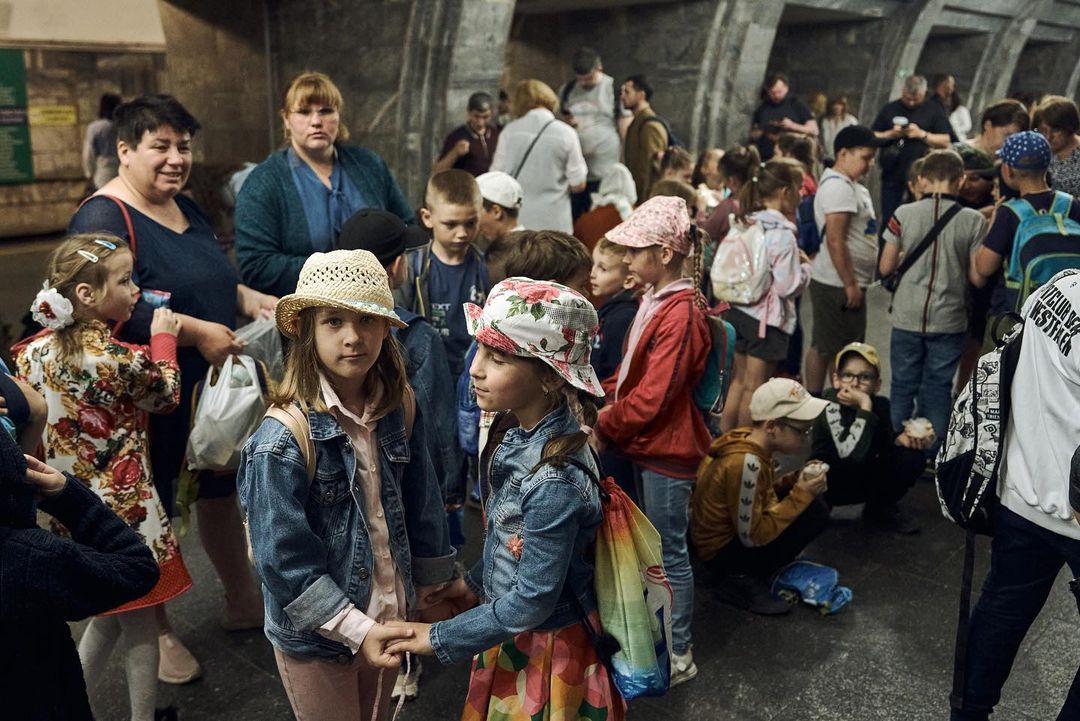 Київське метро прихистило від обстрілів удень 41 тисячу людей. Як це було. Фото, відео