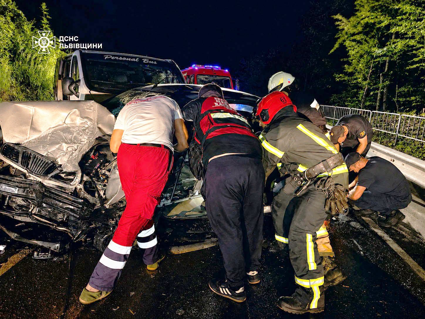 Біля Львова загинула молода водійка: З'явилися подробиці нічної ДТП