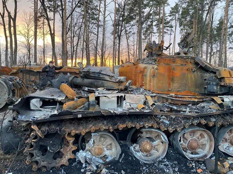 Майже пів сотні знищеної техніки ворога: доба на Донбасі