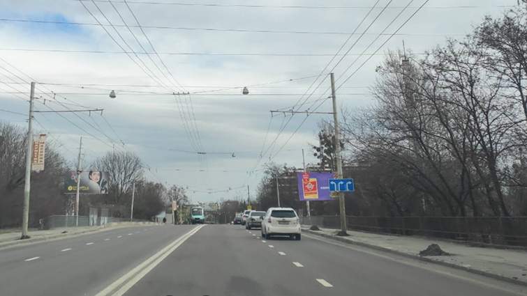 У Львові чоловік зістрибнув з мосту на колію: що відомо про самогубство